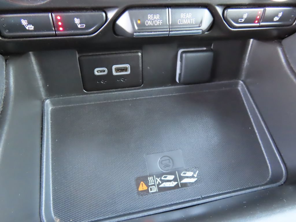 Certified 2024 Chevrolet Suburban RST w/ Luxury Package AWD/4WD image 8