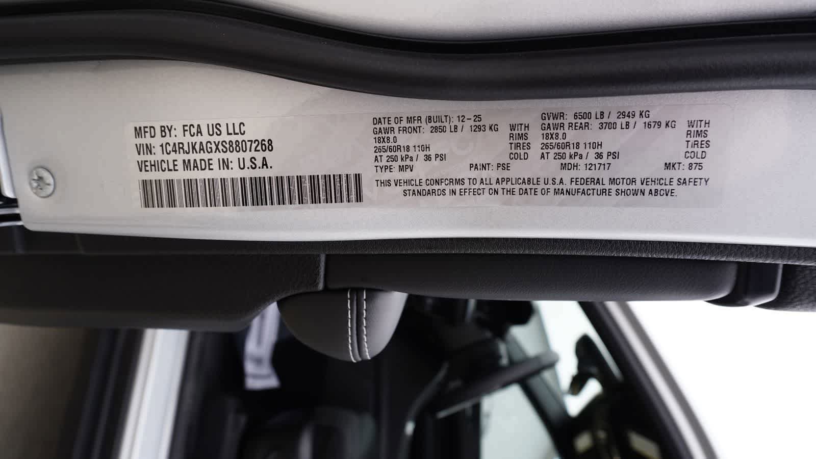 Used 2025 Jeep Grand Cherokee L Laredo w/ Luxury Tech Group I AWD/4WD image 38