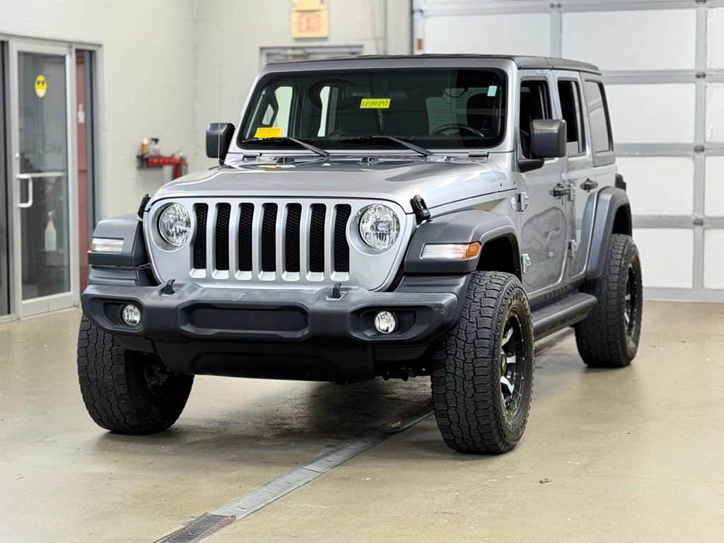 Used 2018 Jeep Wrangler Unlimited Sport S AWD/4WD image 3