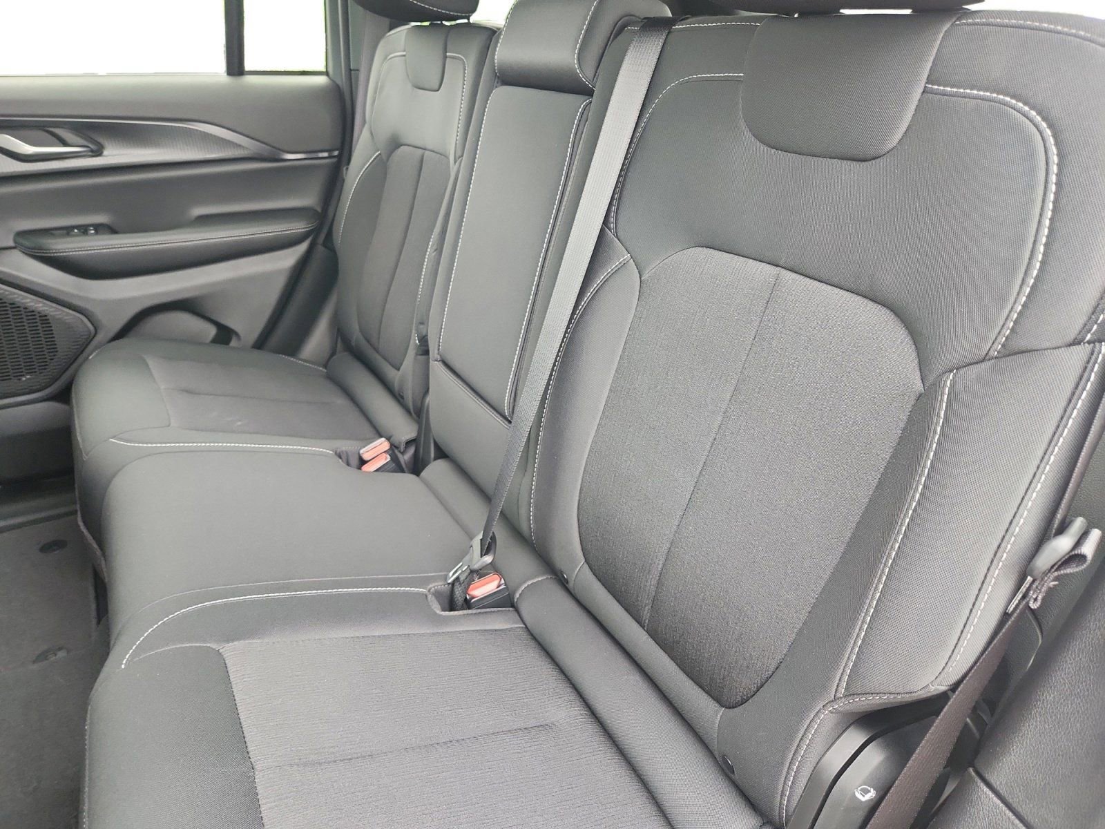 New 2026 Jeep Grand Cherokee Laredo RWD image 23