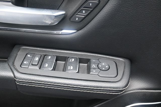 Used 2025 RAM 1500 Laramie AWD/4WD image 17