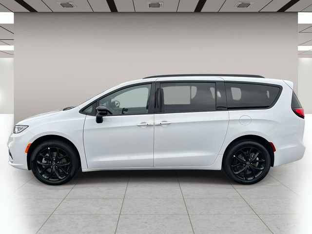 New 2026 Chrysler Pacifica Limited w/ S Appearance Package AWD/4WD image 7
