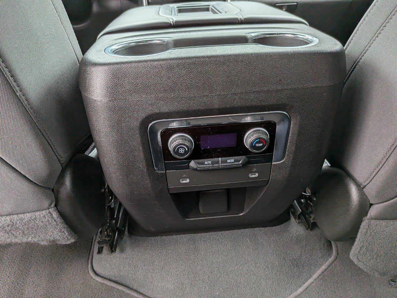 Used 2023 Chevrolet Suburban LS RWD image 26