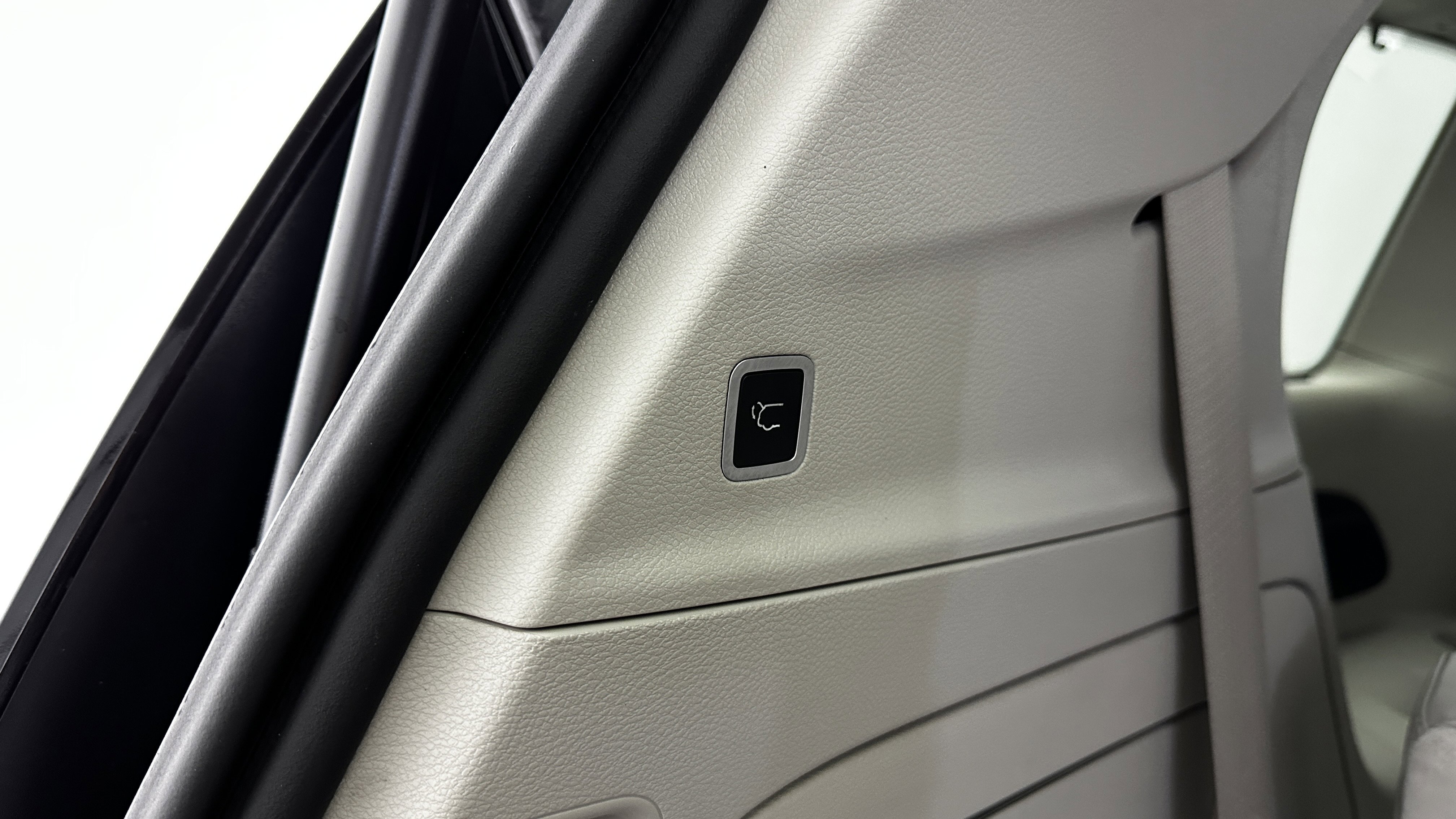 Used 2018 Chrysler Pacifica Touring-L image 31