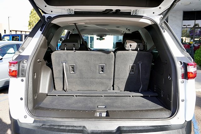 Used 2021 Chevrolet Traverse LT image 12