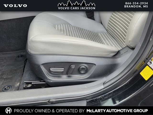 Used 2022 Toyota Camry SE FWD image 13