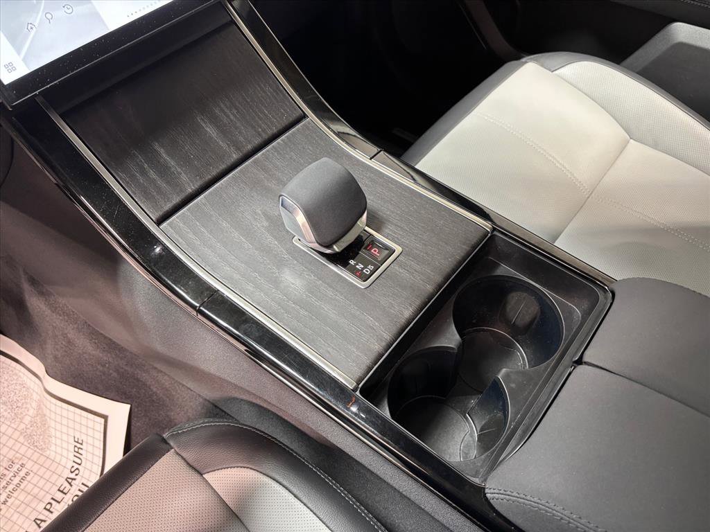 Used 2025 Land Rover Range Rover Velar Dynamic SE image 14