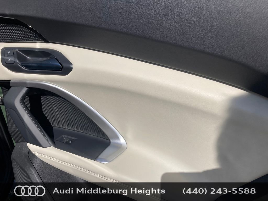 Used 2025 Audi Q5 Premium w/ Convenience Package image 27