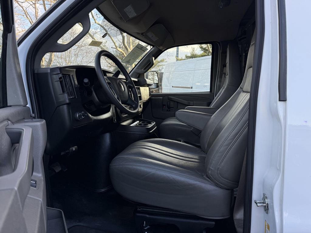 Used 2024 Chevrolet Express 2500 w/ Driver Convenience Package image 13