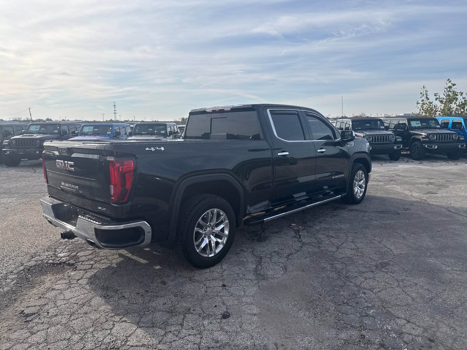 Used 2020 GMC Sierra 1500 SLT w/ SLT Premium Plus Package AWD/4WD image 6