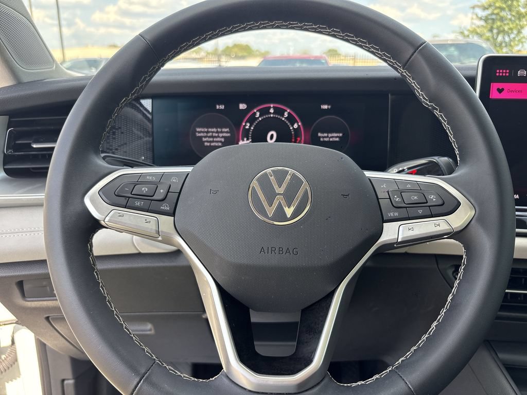 Used 2025 Volkswagen Tiguan SE AWD/4WD image 20