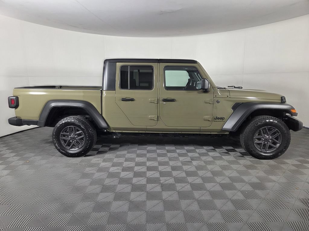 Used 2026 Jeep Gladiator Sport AWD/4WD image 5