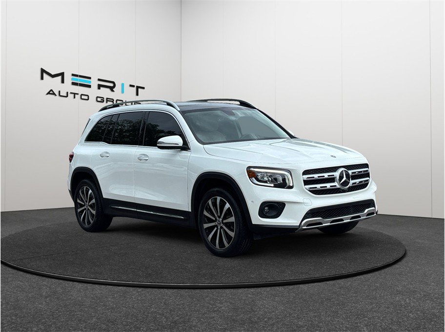 Used 2022 Mercedes-Benz GLB 250 image 1