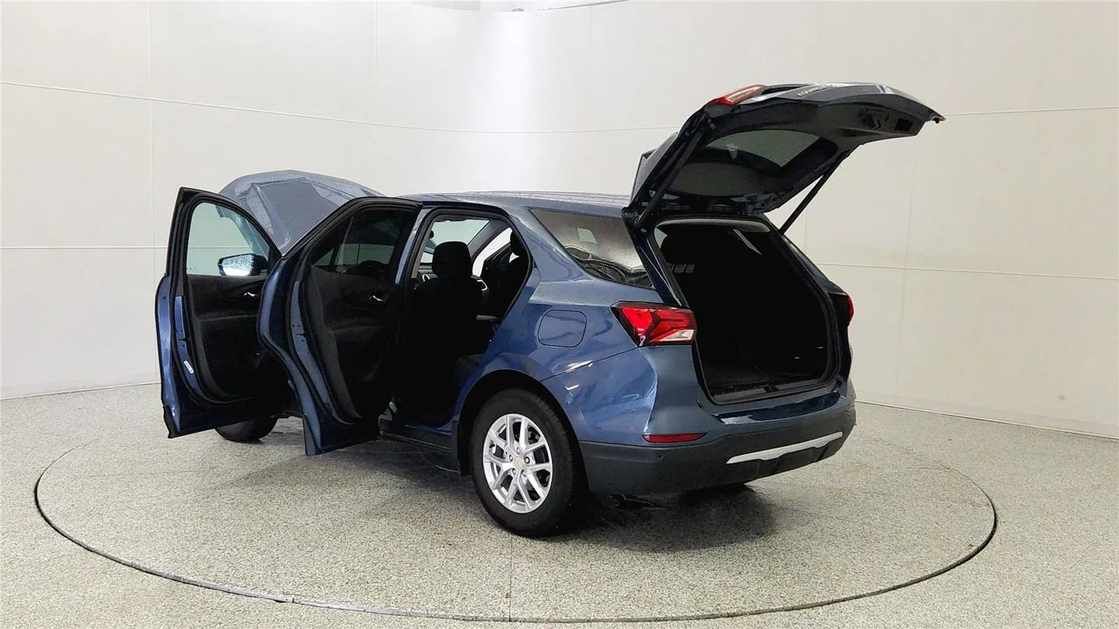 Used 2024 Chevrolet Equinox LT FWD image 11