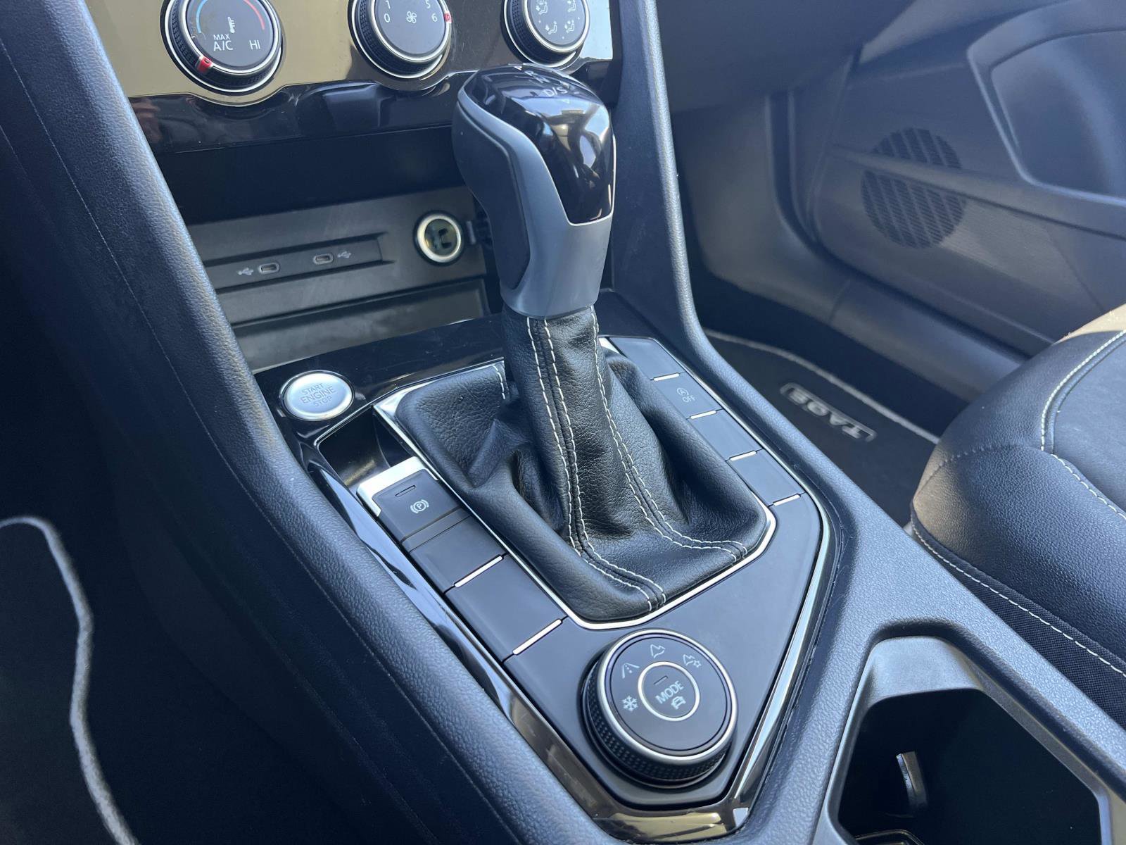 Certified 2023 Volkswagen Taos SE w/ Panoramic Sunroof Package image 16