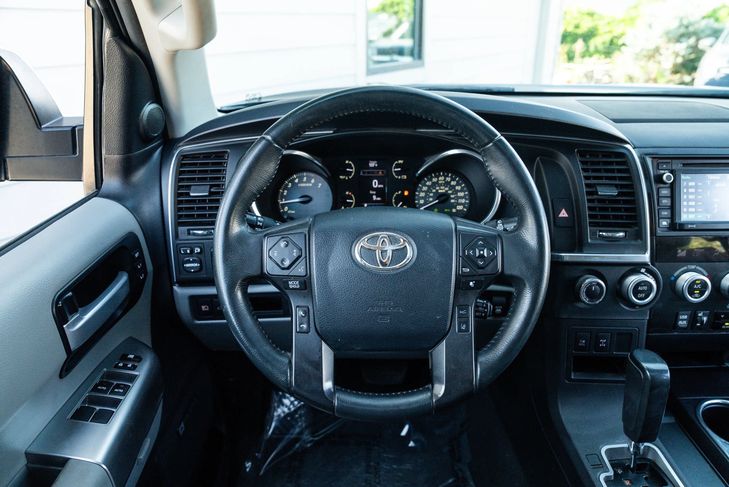 Used 2019 Toyota Sequoia Limited w/ Safety & Convenience Package AWD/4WD image 13