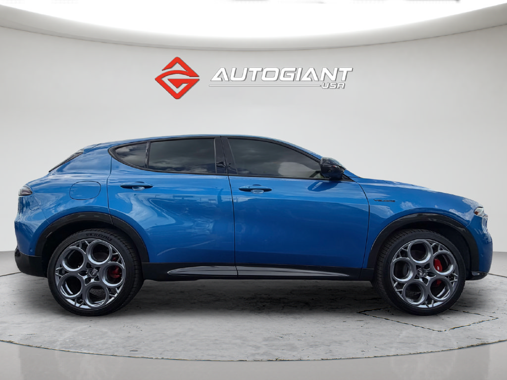 Used 2024 Alfa Romeo Tonale Veloce AWD/4WD image 8