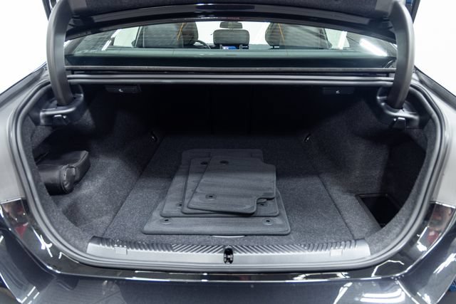 Used 2025 BMW i5 xDrive40 w/ M Sport Package AWD/4WD image 9