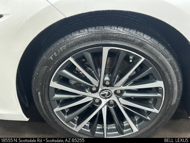 Used 2025 Lexus ES 300h w/ Premium Package FWD image 10
