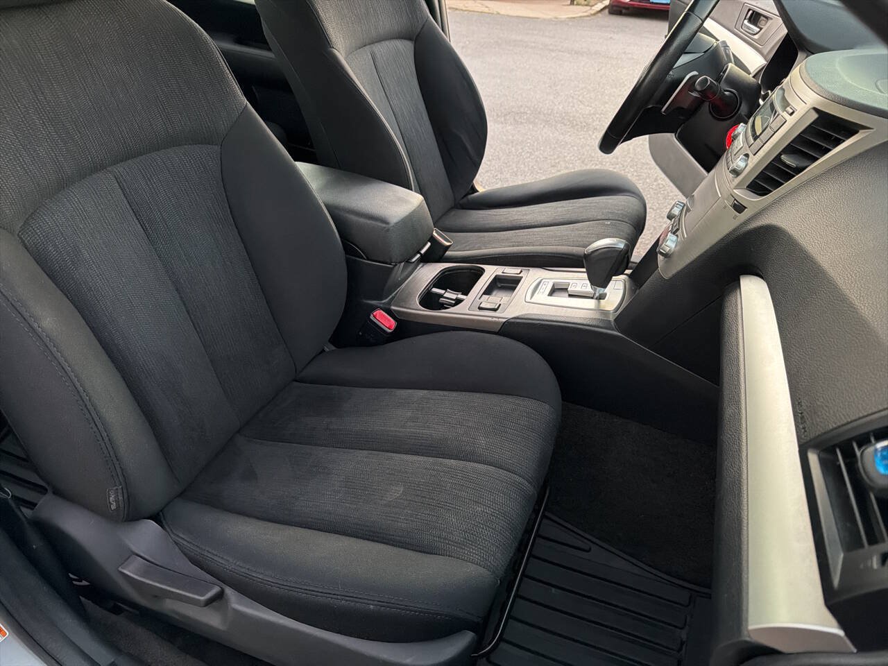 Used 2013 Subaru Legacy 2.5i Premium AWD/4WD image 28