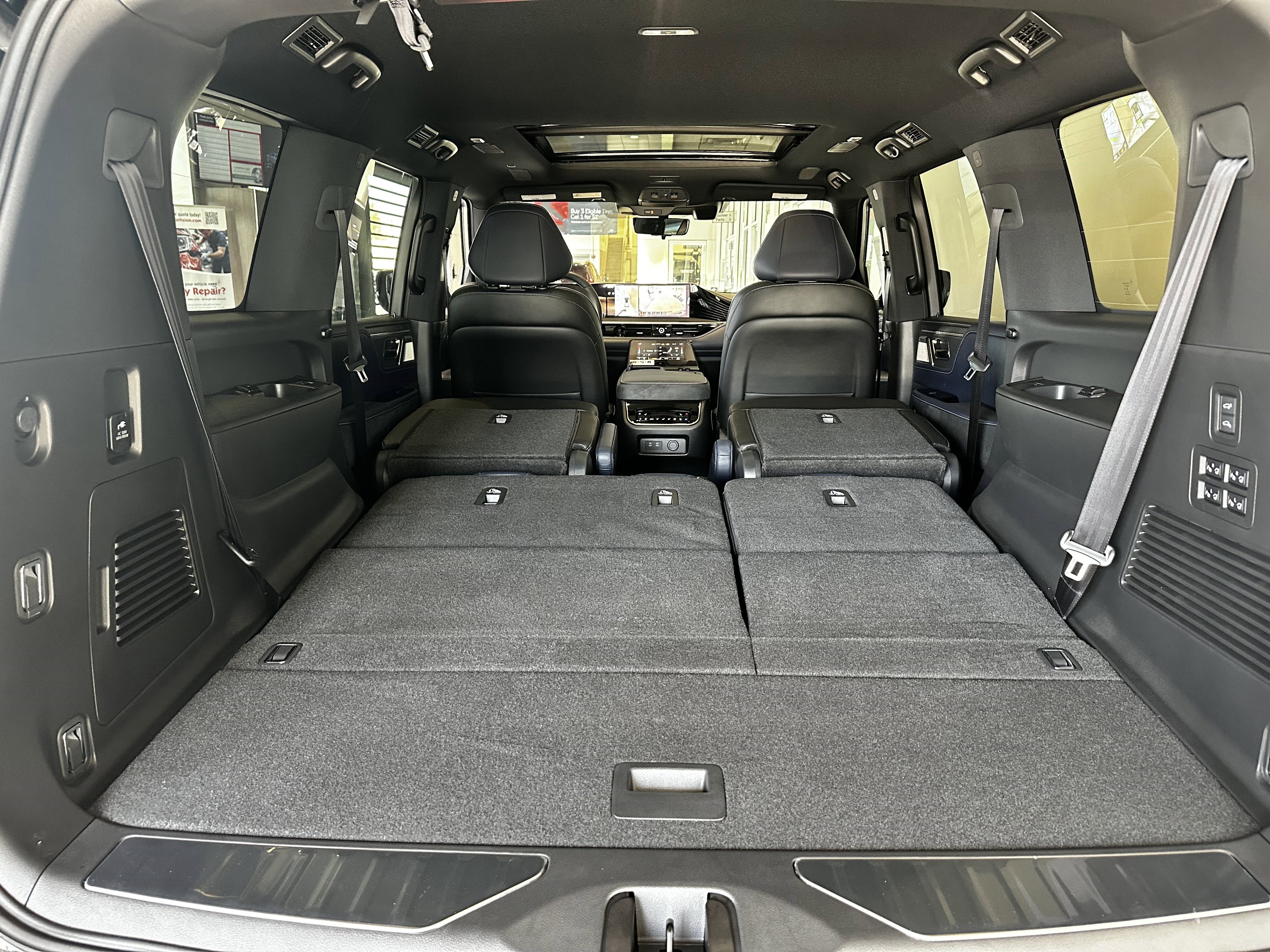 New 2026 INFINITI QX80 Sensory w/ Sport Exterior Package image 8