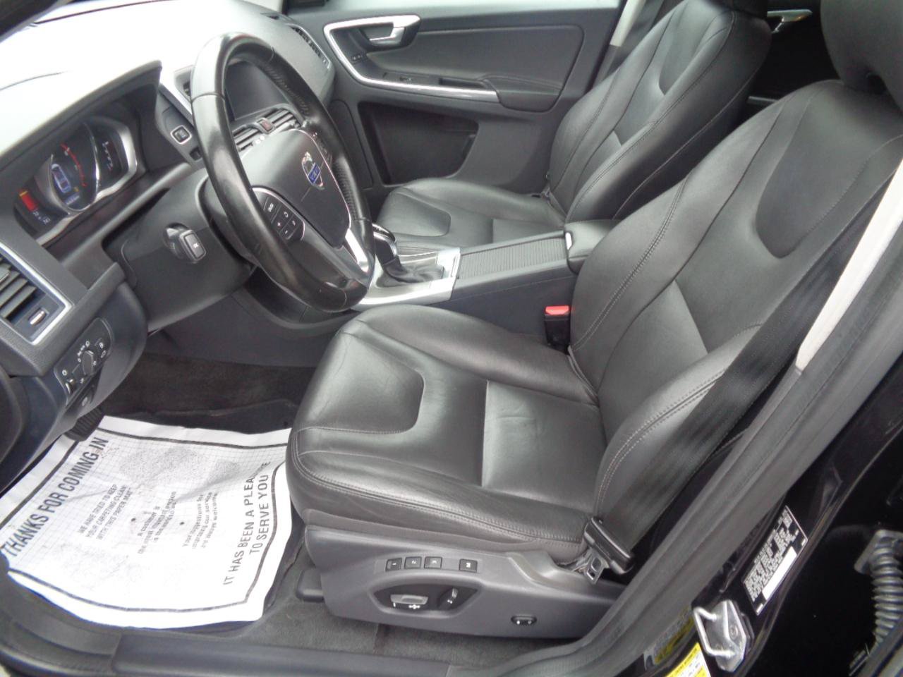 Used 2016 Volvo XC60 T6 w/ Proximity Package AWD/4WD image 25