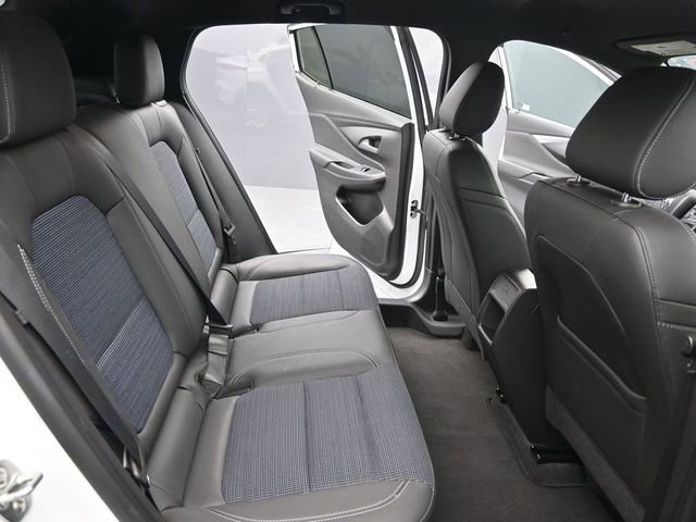 Used 2025 Buick Envista Preferred image 21