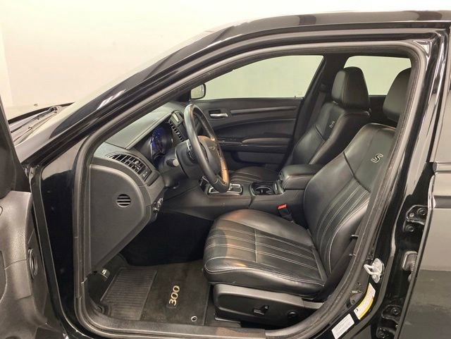Used 2016 Chrysler 300 S w/ 300S Premium Group AWD/4WD image 9