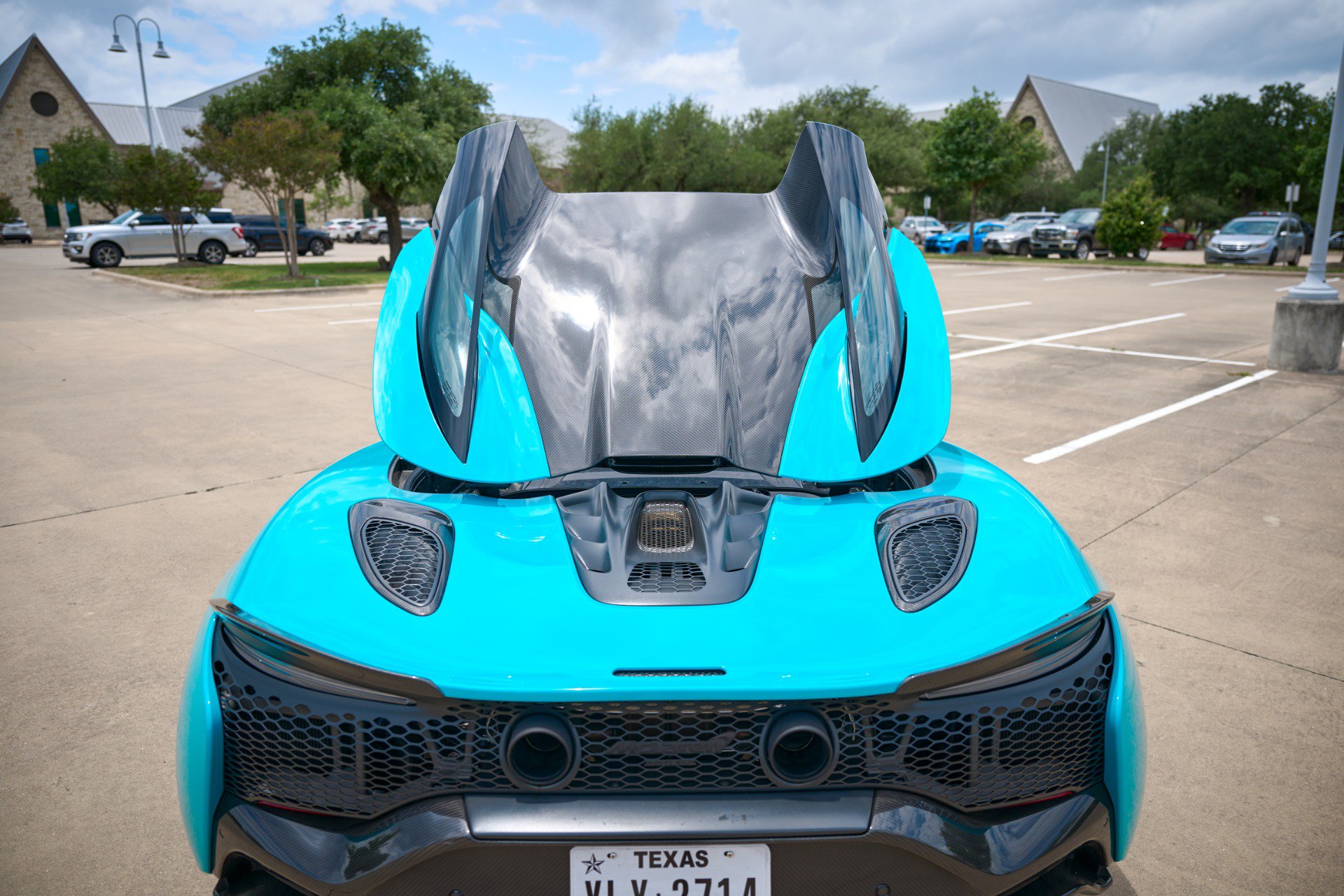 Used 2025 McLaren Artura Spider RWD image 57