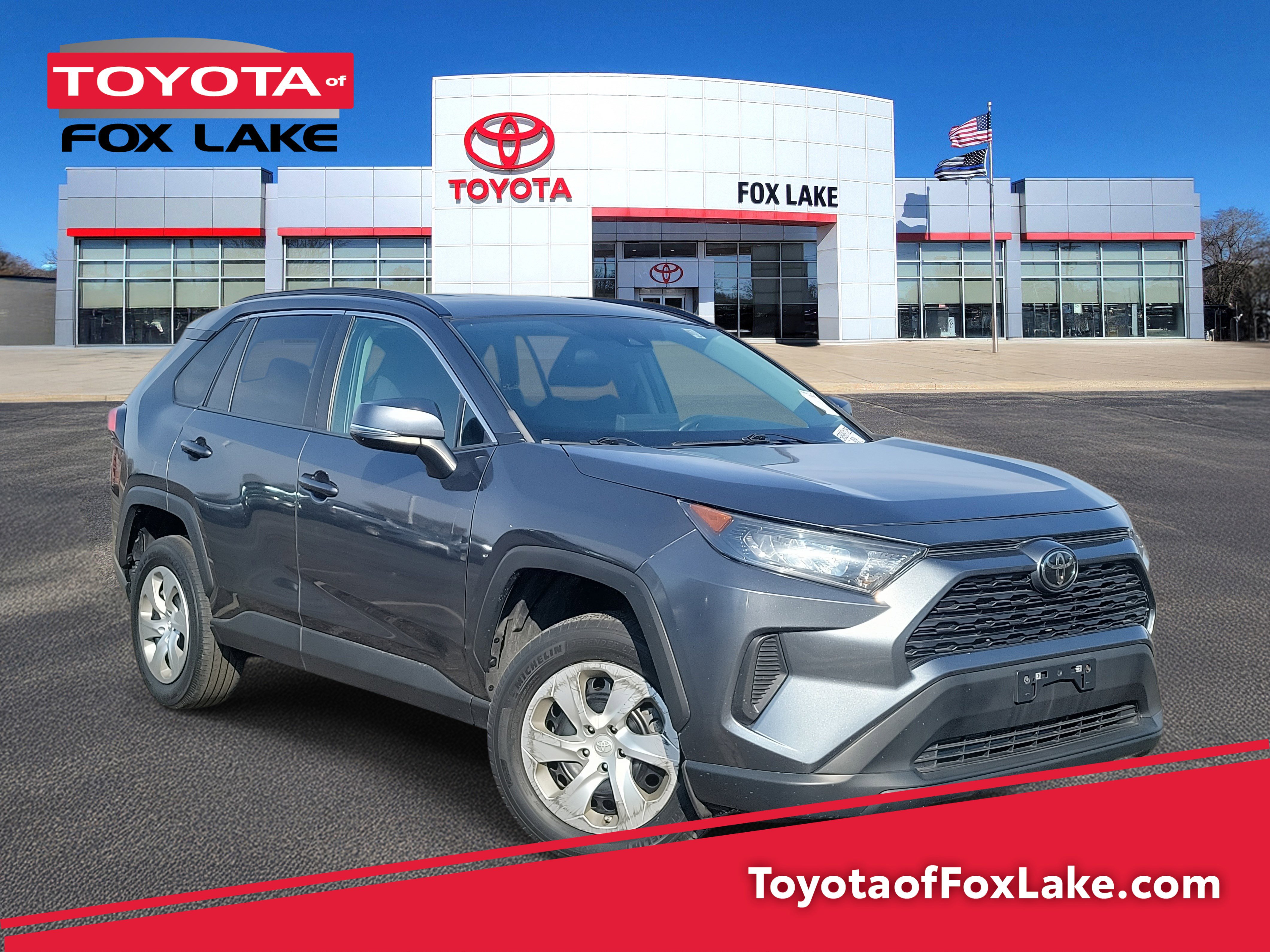 Used 2021 Toyota RAV4 LE image 1