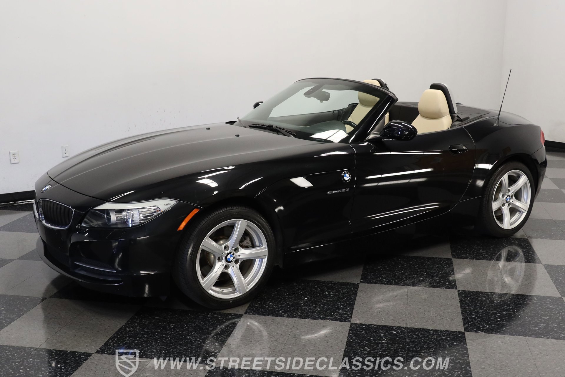 Used 2011 BMW Z4 sDrive30i image 5