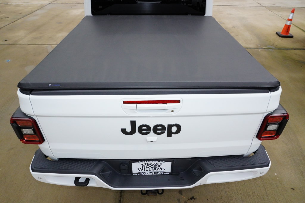 Used 2023 Jeep Gladiator Overland AWD/4WD image 28