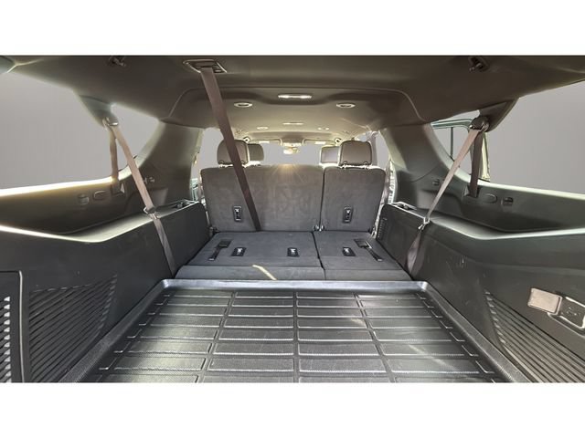 Used 2023 Chevrolet Suburban LT RWD image 37