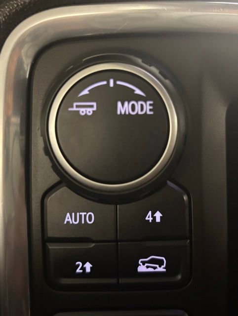 Used 2022 Chevrolet Silverado 1500 LT AWD/4WD image 31