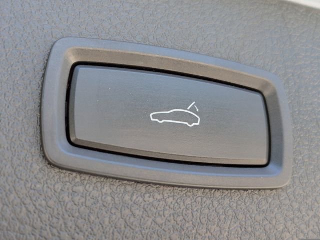 Used 2021 Porsche Macan image 19