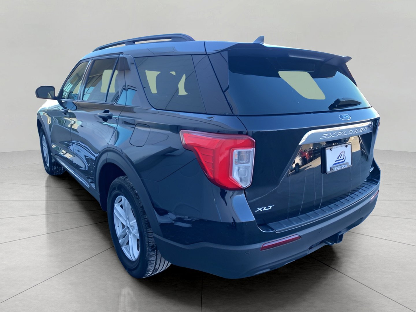 Certified 2023 Ford Explorer XLT w/ Class IV Trailer Tow Package image 7