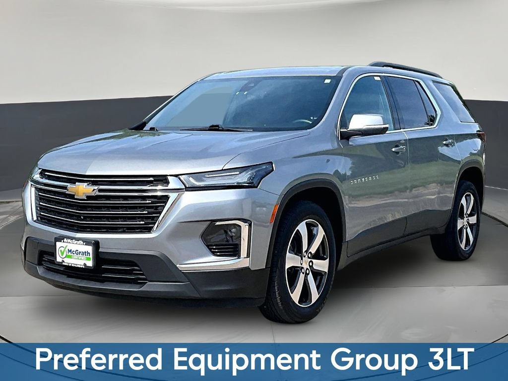 Used 2023 Chevrolet Traverse LT w/ LT Premium Package AWD/4WD image 3