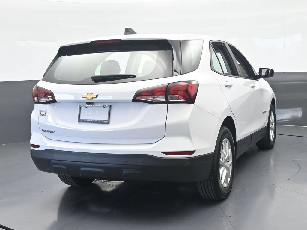 Used 2024 Chevrolet Equinox LS w/ Driver Confidence II Package FWD image 5