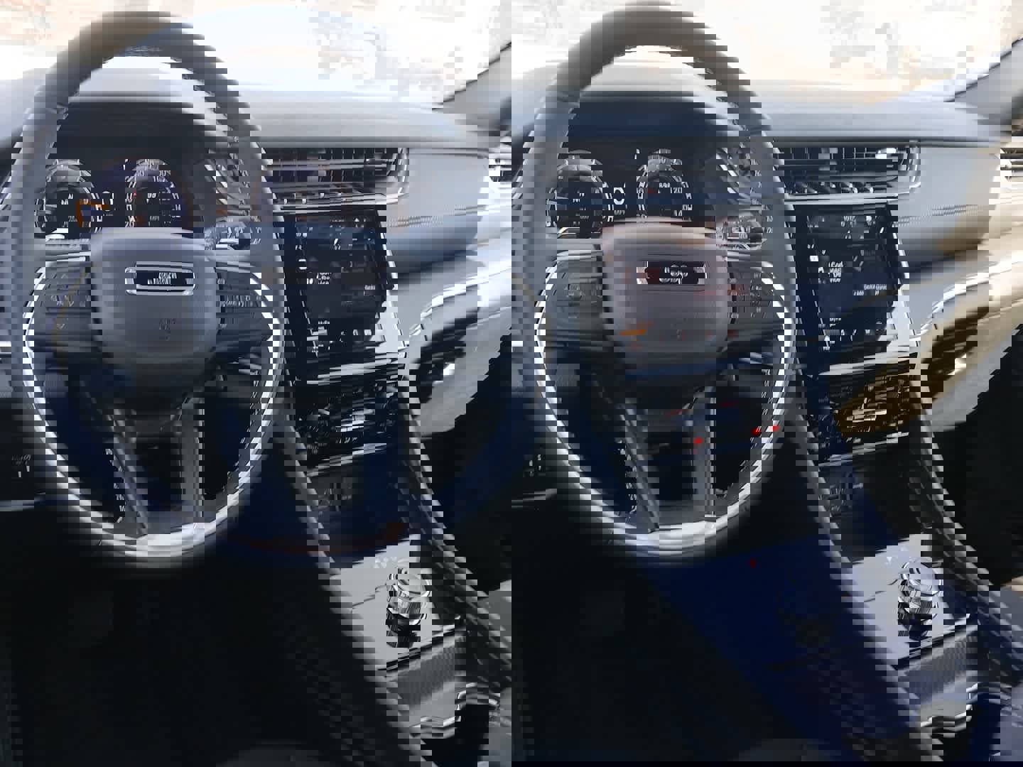 New 2025 Jeep Grand Cherokee Laredo X w/ Luxury Tech Group I image 24