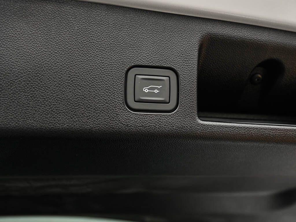 New 2026 Chevrolet Equinox EV LT image 8