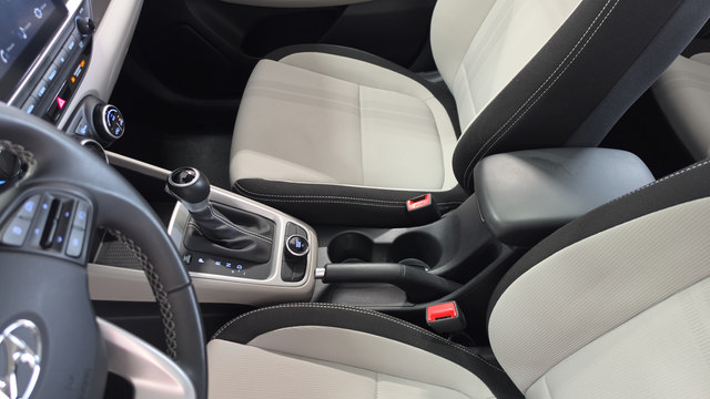 Certified 2025 Hyundai Venue SEL FWD image 19