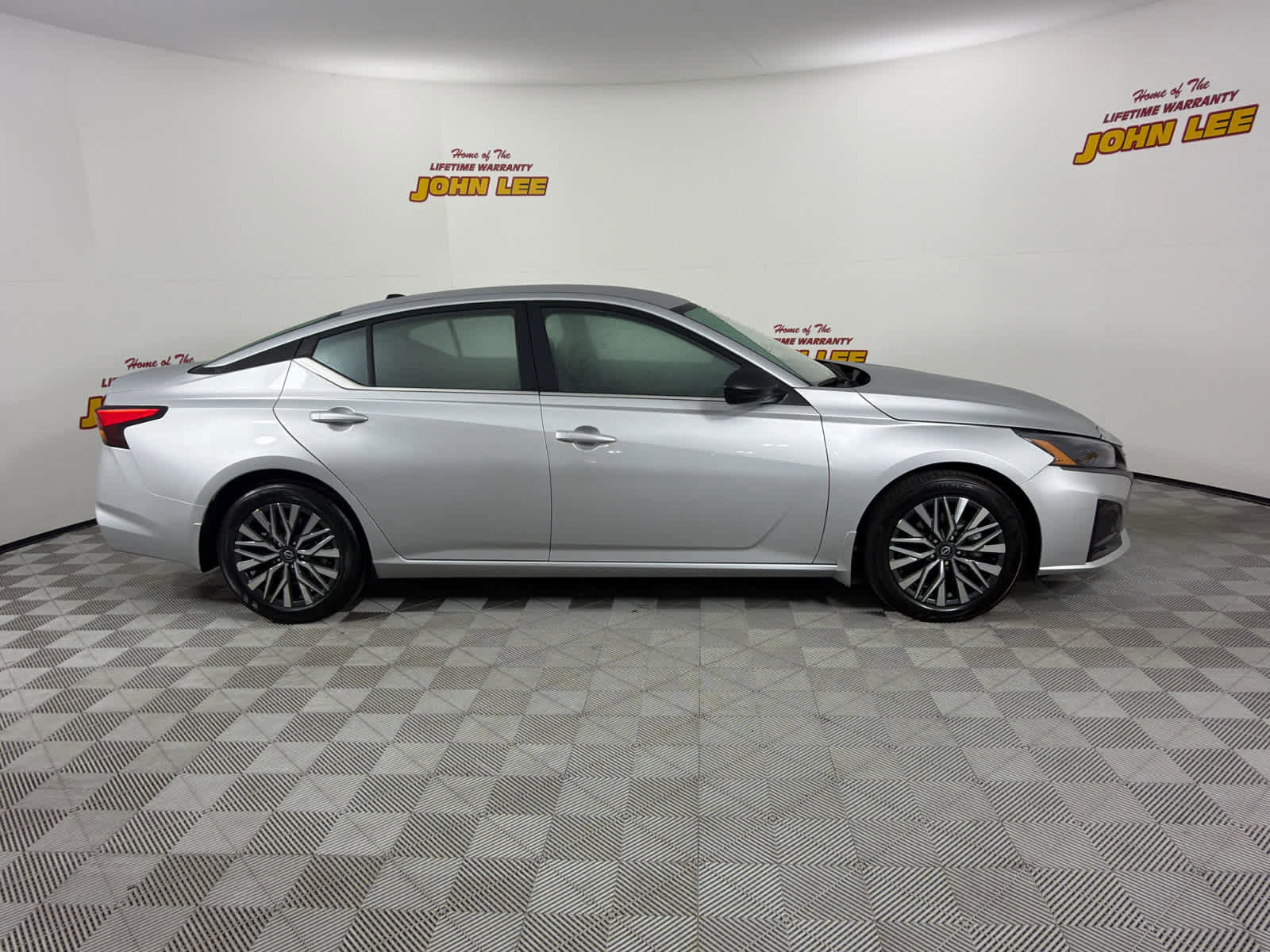 New 2026 Nissan Altima 2.5 SV image 7