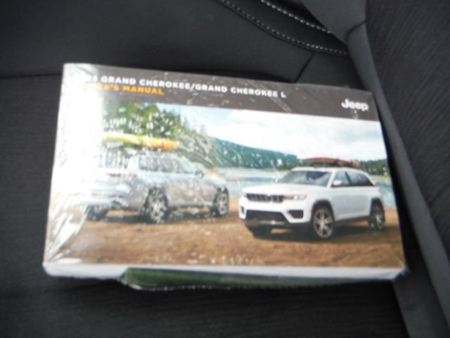 Used 2023 Jeep Grand Cherokee L Laredo AWD/4WD image 43
