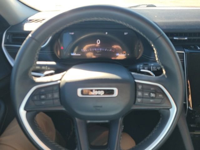 Used 2023 Jeep Grand Cherokee L Laredo image 12