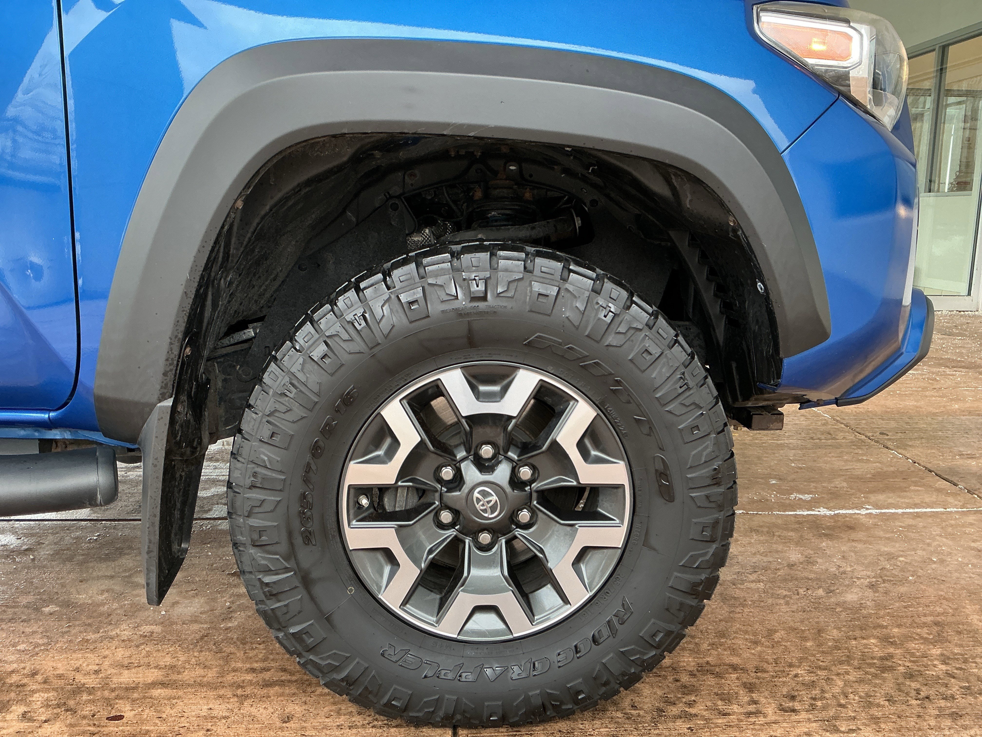 Used 2018 Toyota Tacoma TRD Off-Road image 28
