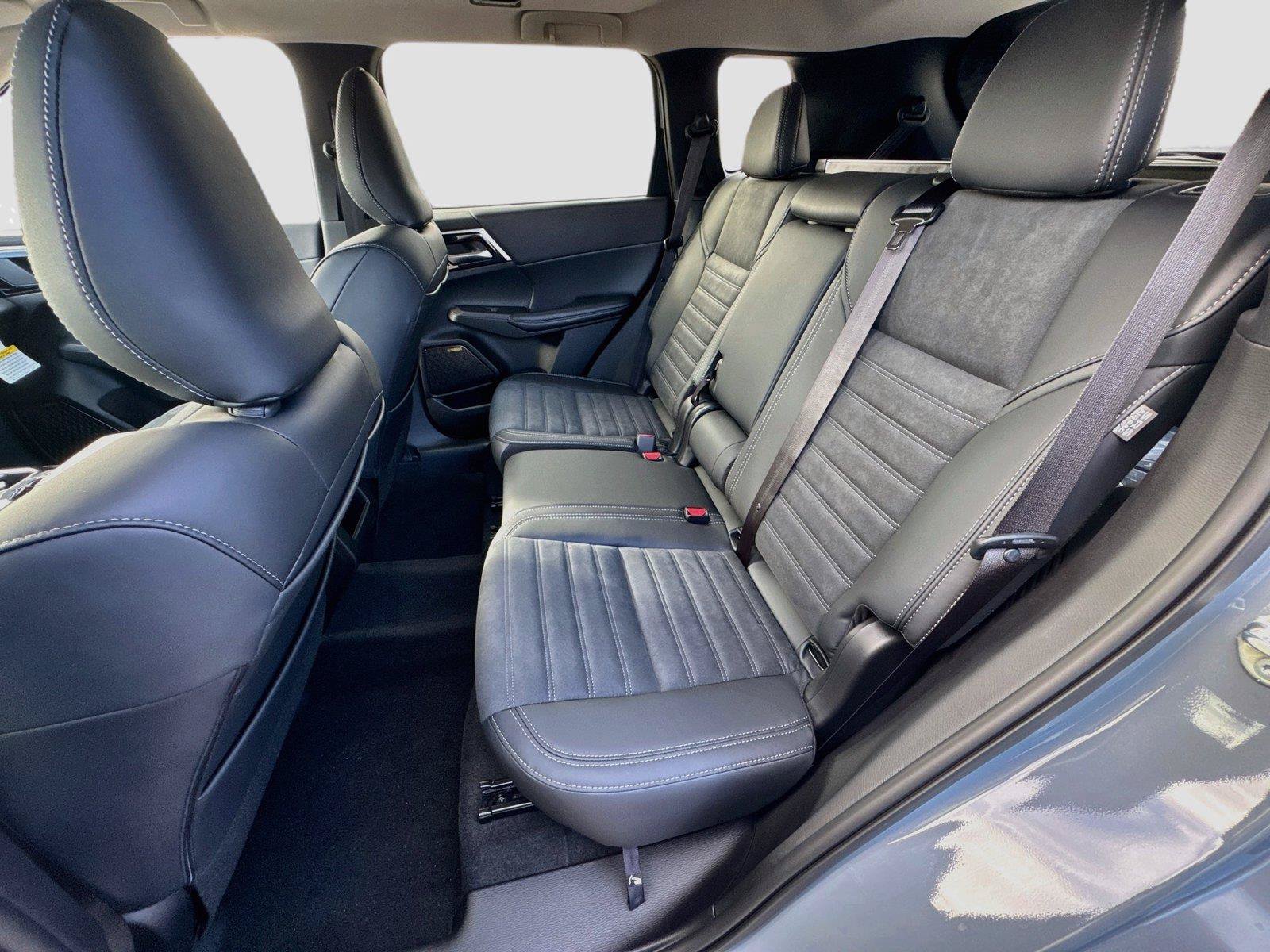 New 2026 Mitsubishi Outlander SE FWD image 25