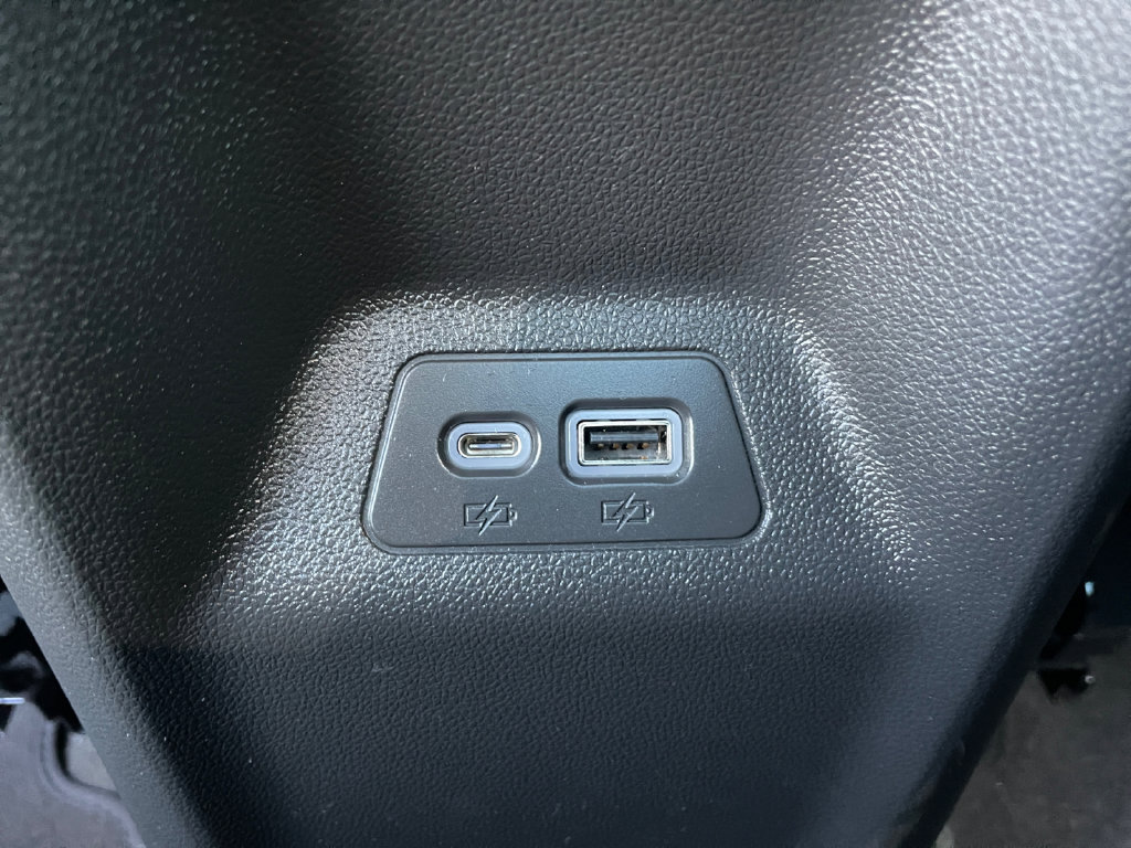 Used 2023 Buick Envision Essence w/ Sport Touring Package AWD/4WD image 35
