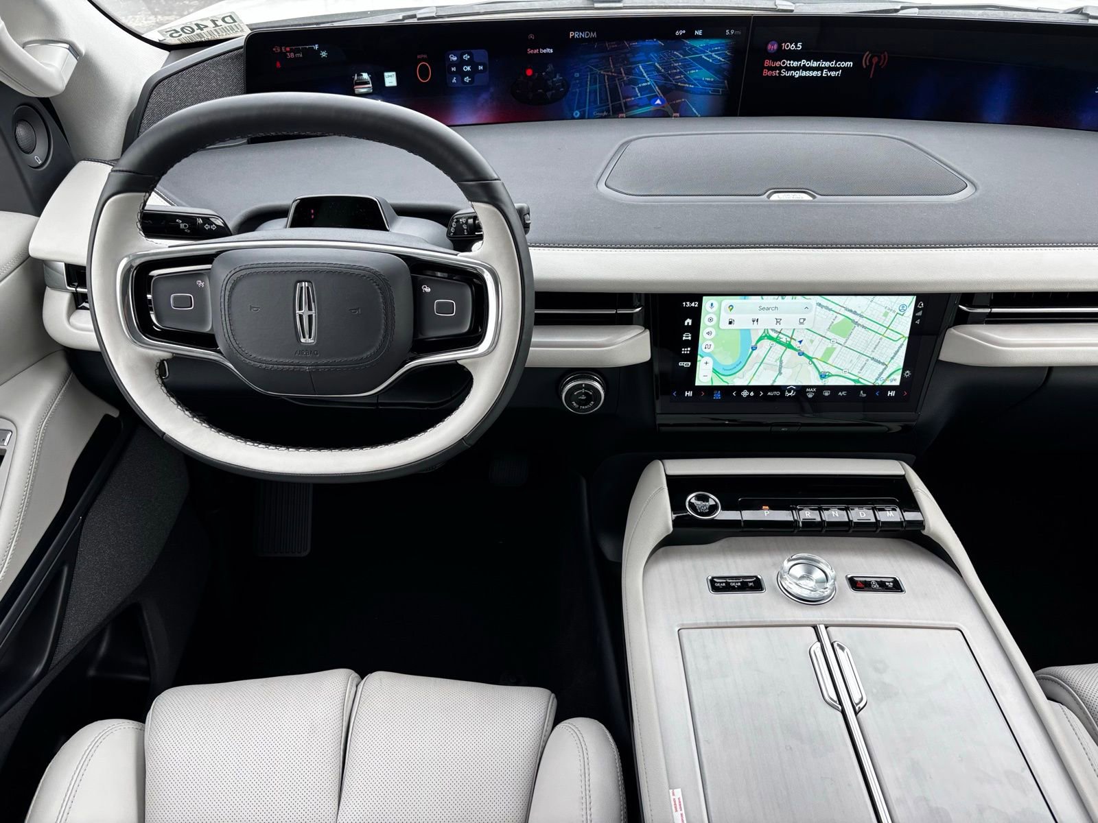 New 2026 Lincoln Navigator Reserve image 3