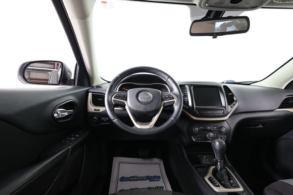 Used 2014 Jeep Cherokee Latitude FWD image 28