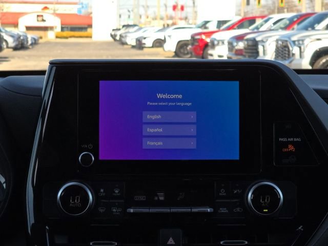 Certified 2024 Toyota Highlander LE image 13